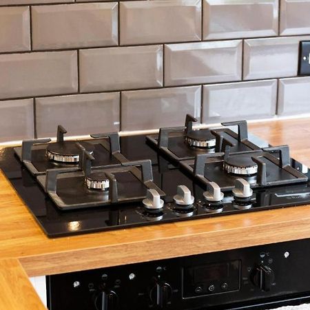 Stylish 3 Bed Edinburgh Abode - Parking And Gardenヴィラ エクステリア 写真