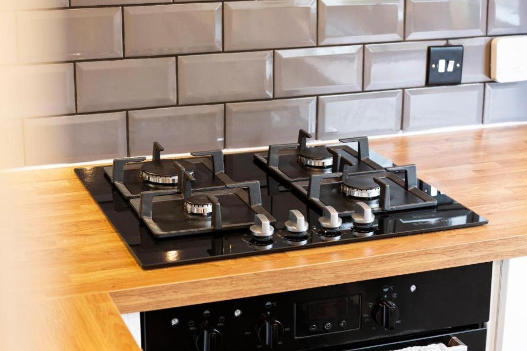 Stylish 3 Bed Edinburgh Abode - Parking And Gardenヴィラ エクステリア 写真