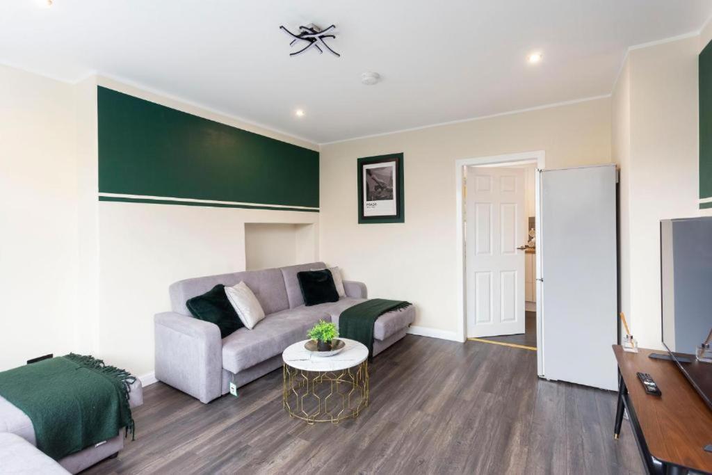 Stylish 3 Bed Edinburgh Abode - Parking And Gardenヴィラ エクステリア 写真