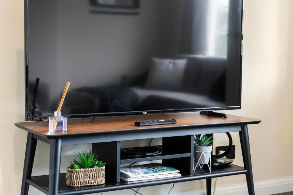 Stylish 3 Bed Edinburgh Abode - Parking And Gardenヴィラ エクステリア 写真