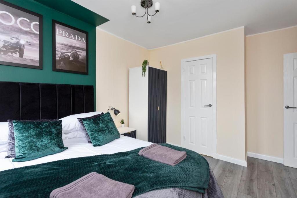 Stylish 3 Bed Edinburgh Abode - Parking And Gardenヴィラ エクステリア 写真